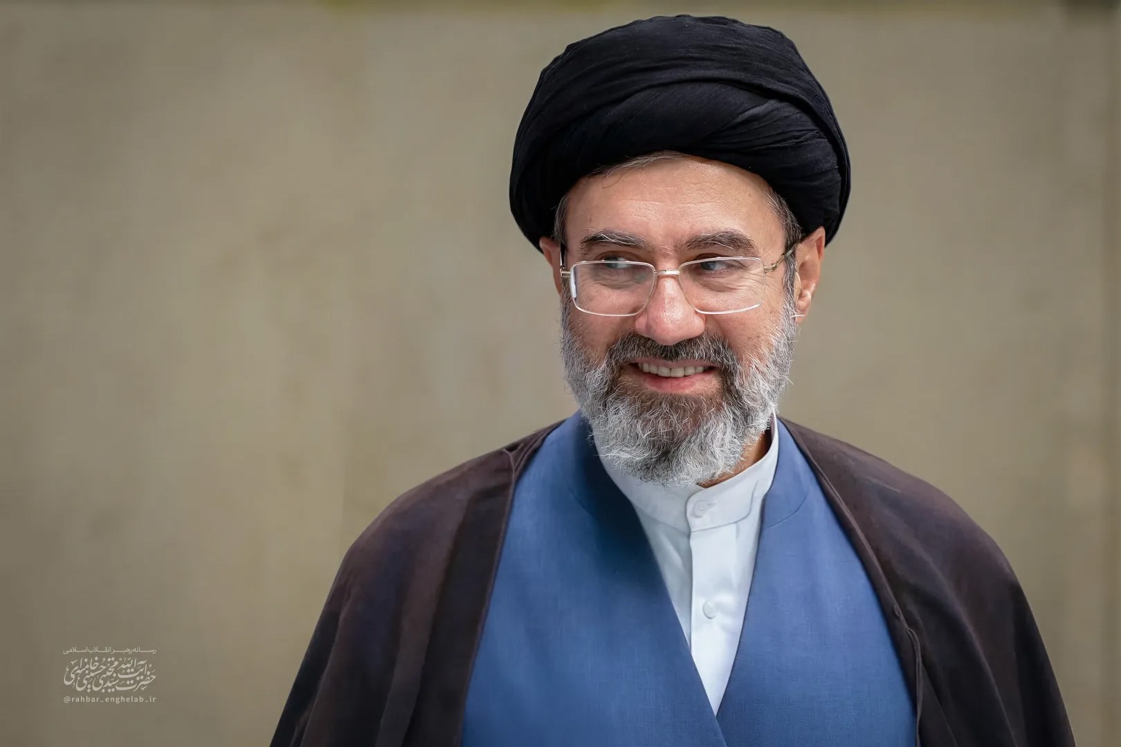 پیام تبریک رهبر انقلاب در پی قهرمانی مقتدرانه تیم کشتی آزاد ایران در خاک آمریکا