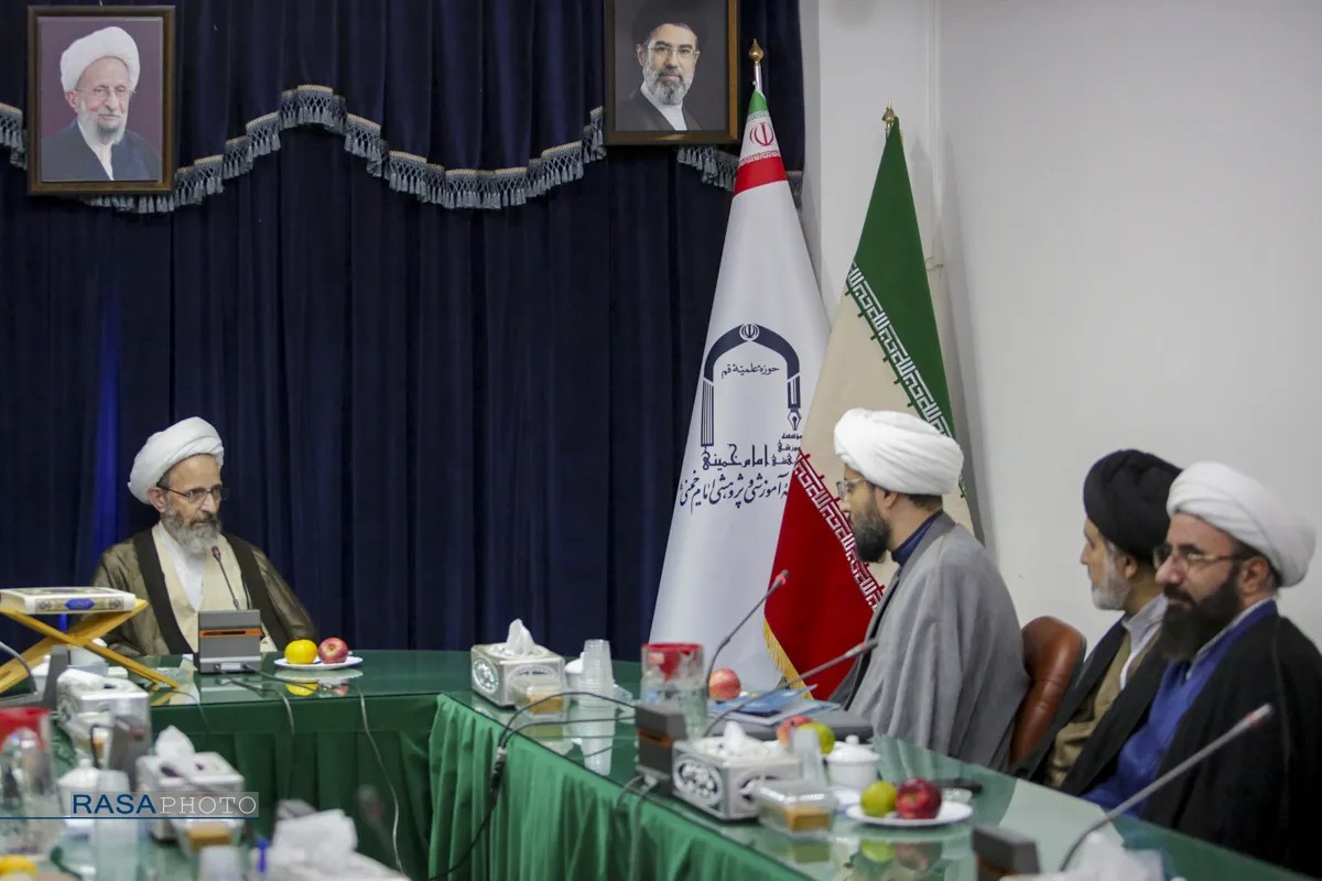 دیدار اعضای دبیرخانه جایزه جهانی صدر با آیت‌الله رجبی