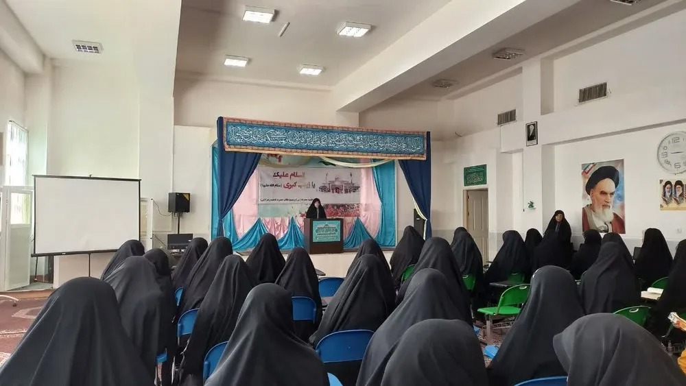 تقویت روح جمعی از عوامل کلیدی رشد معنوی طلاب است