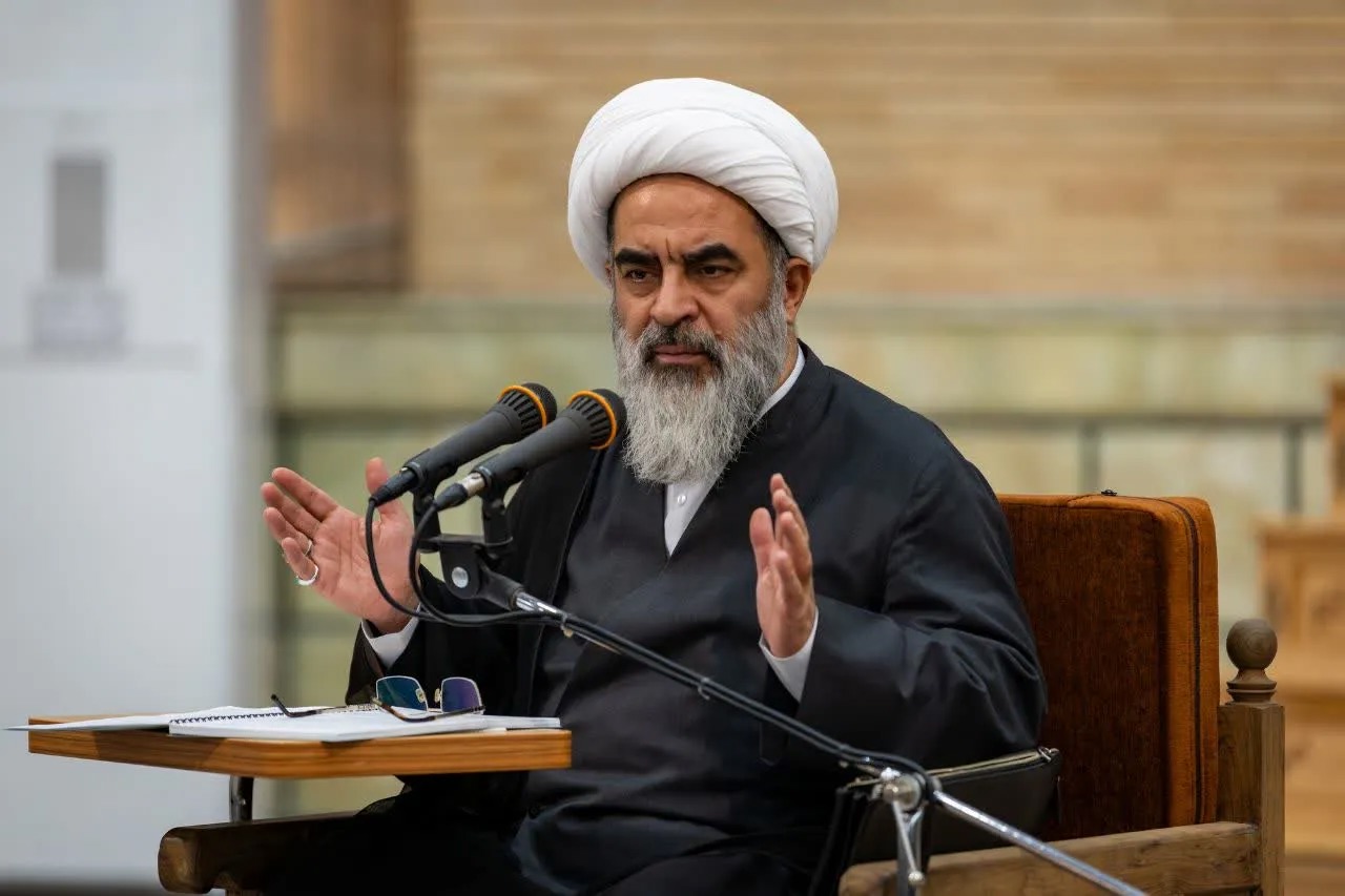 از همه ظرفیت‌ها برای ترویج معارف فاطمی استفاده کنیم