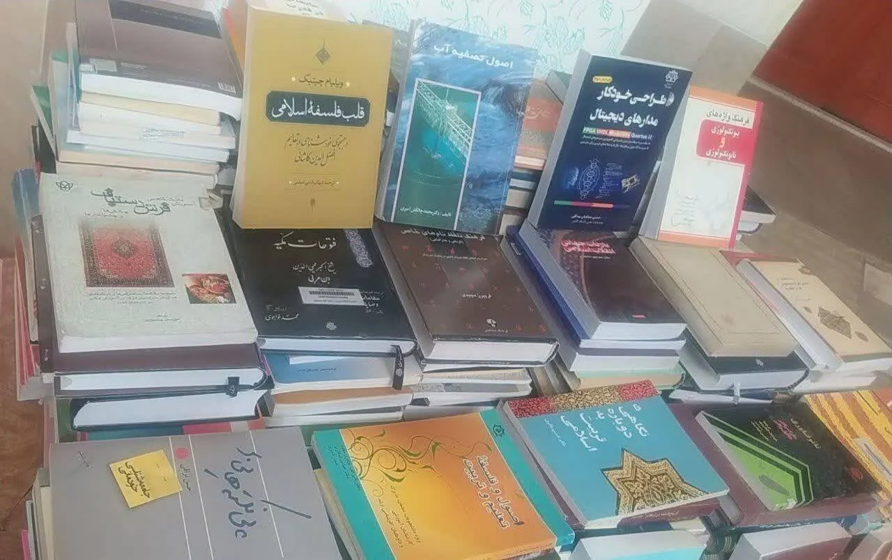 اهدا دو هزار نسخه کتاب علمی و دانشگاهی از سوی دانشگاه کاشان و خیرین به کتابخانه‌های عمومی