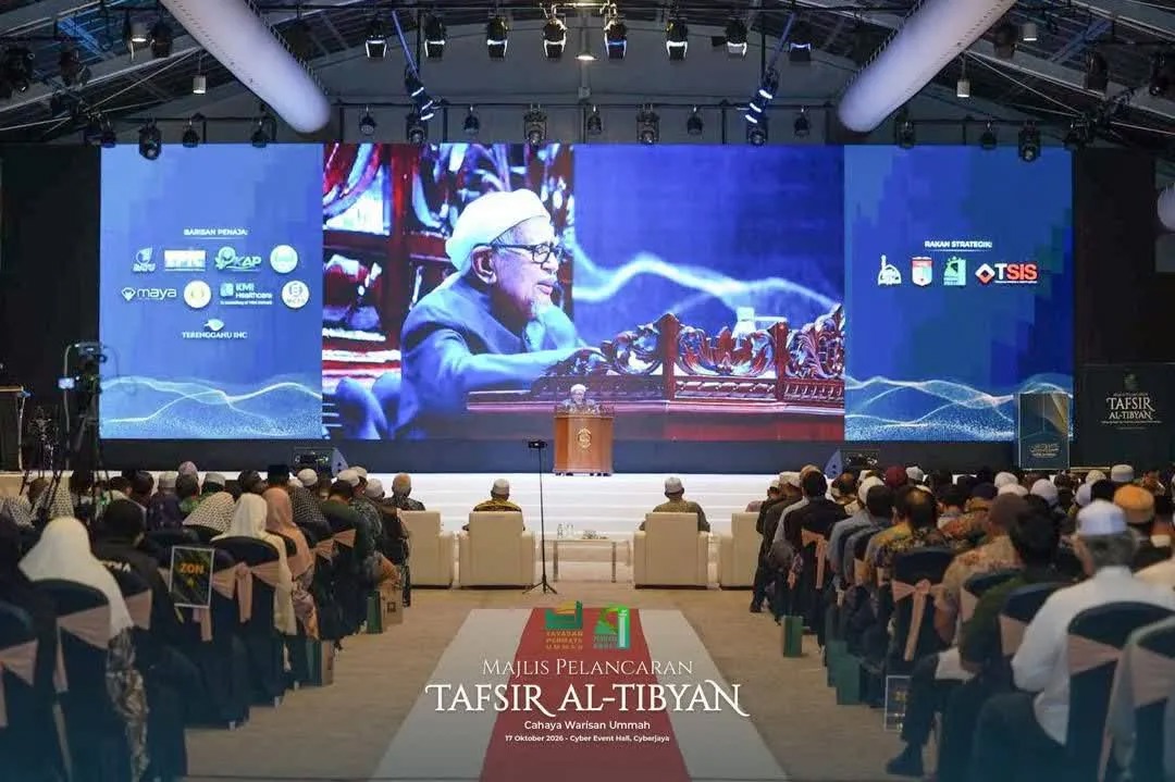 رونمایی از مجموعه ۱۵ جلدی تفسیر «التبیان» در بزرگداشت شیخ عبدالهادی آونگ