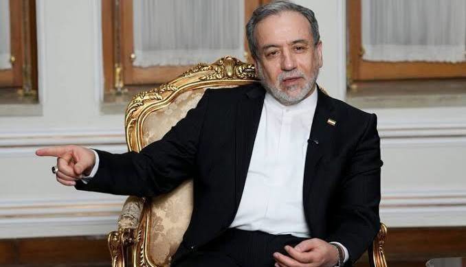 واکنش عراقچی به تناقضات مکرون در خصوص فعالیت های هسته ای ایران