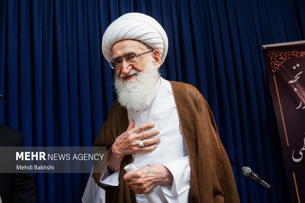آیت‌الله نوری همدانی پس از تکمیل روند درمان به قم بازگشت