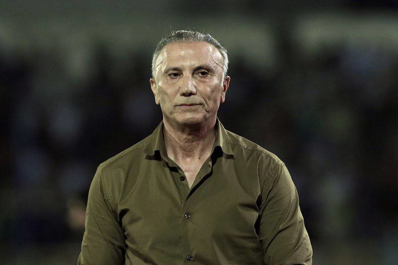 درخشان: بازی با فولاد آسان نیست؛ تراکتور رقیب اصلی پرسپولیس است