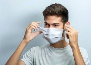 مصرف خودسرانه آنتی‌بیوتیک‌ها برای درمان کووید و سرماخوردگی کمکی نمی‌کند
