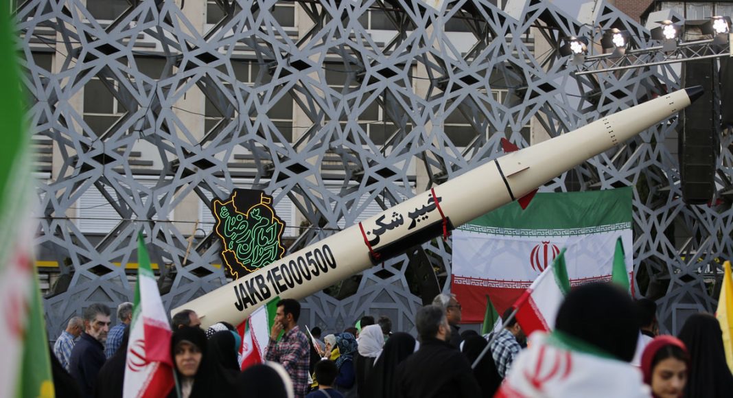 واشنگتن پست: تب جنگ آمریکا علیه ایران بار دیگر بالا گرفته و میدان نبرد تغییر کرده است
