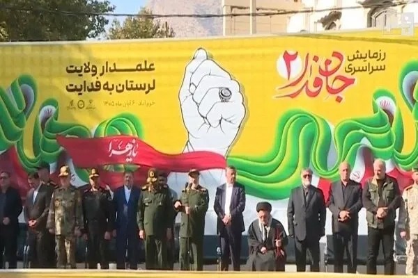 وحدت ملت، رمز ایستادگی در برابر دشمنان است